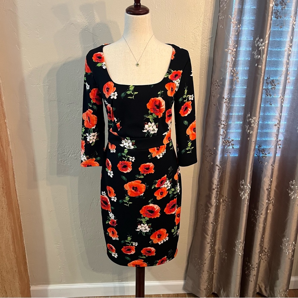 Bisou Bisou Size 6 Fitted Dress with Square Neck